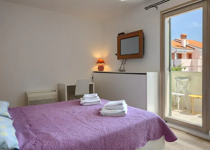 Rustic Inga With Pool And Grill In Buje