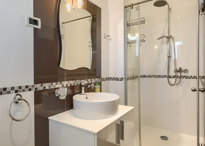 빌라 Rustic Inga With Pool And Grill In 부제