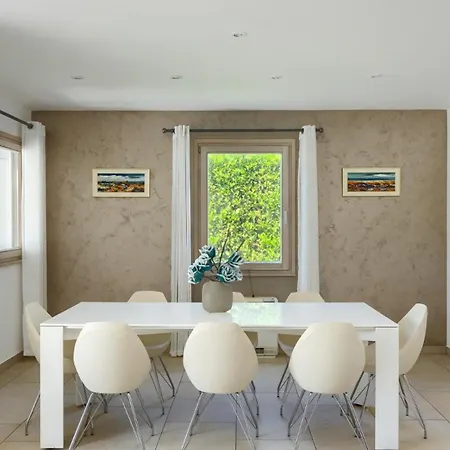 Rustic Inga With Pool And Grill In *