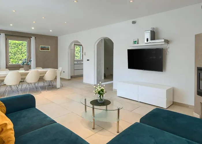 Rustic Inga With Pool And Grill In *