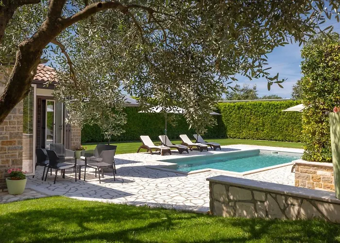 Rustic Inga With Pool And Grill In Buje