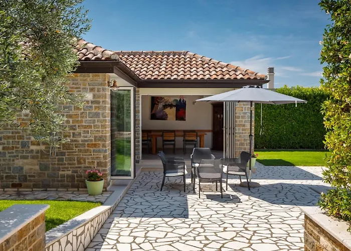 Rustic Inga With Pool And Grill In